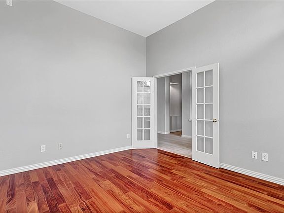 5th image of 2429 Hopkins Dr