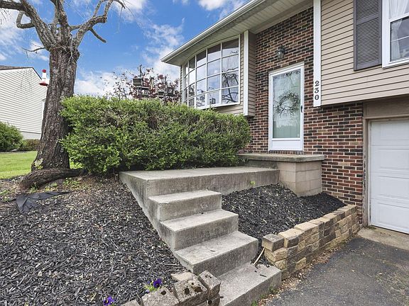 3rd image of 230 Clover Ct