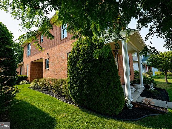 2nd image of 650 Trafalgar Dr