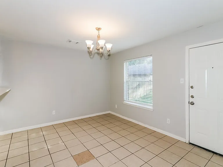 3315 Maymist Dr — Photo 6