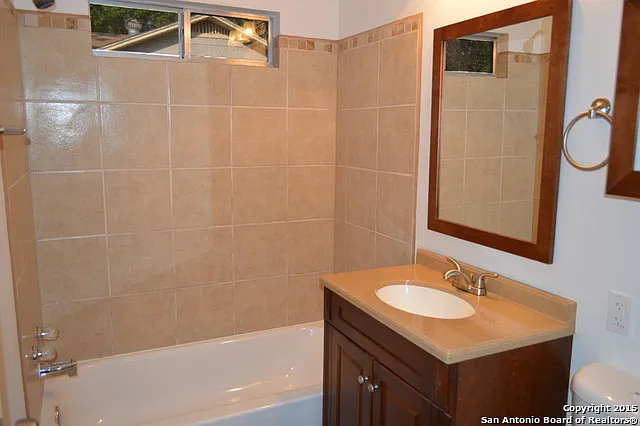 1812 Mardell St — Photo 6