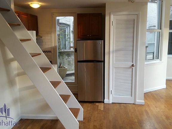 2nd image of 135 W 24th St Ph A