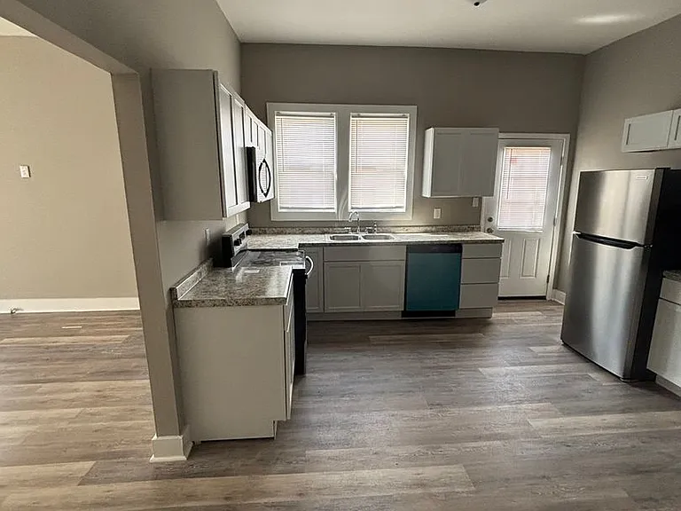 324 E 12th Ave — Photo 3