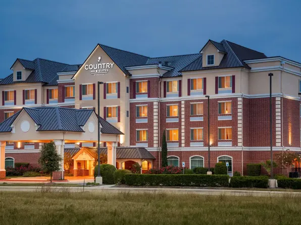 1010 SW Pkwy E #2, College Station, TX 77840