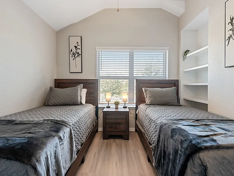 718 Bridgestone Way — Photo 17