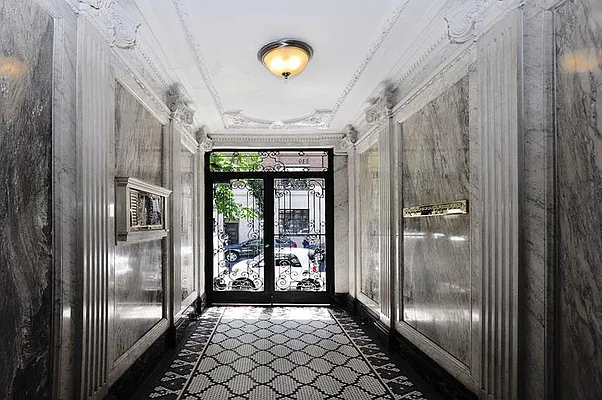 Rented by Buchbinder & Warren | media 20