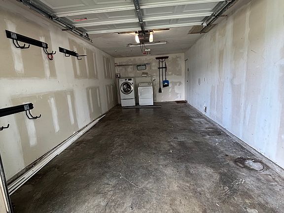 3rd image of 1711 Sarasota Ct