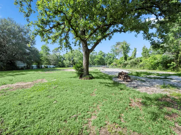 514 Ruby Ln, Magnolia, TX 77354