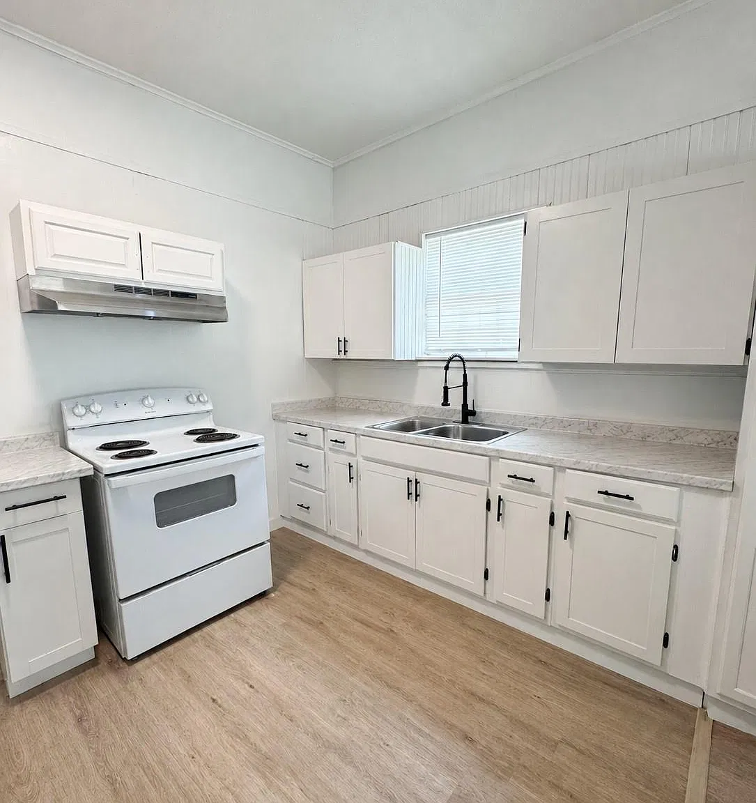 4 bed, 2.0 bath, 1402 sqft, $1,450 — Photo 4