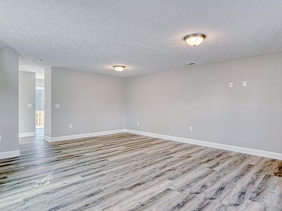 3rd image of 230 Twisted Oak Dr