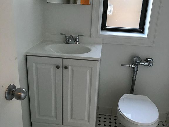 4th image of 14430 35th Ave #D62