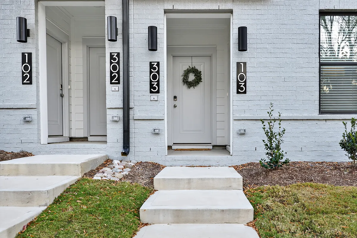 Building Photo - 509 Kildaire Farm Rd #303