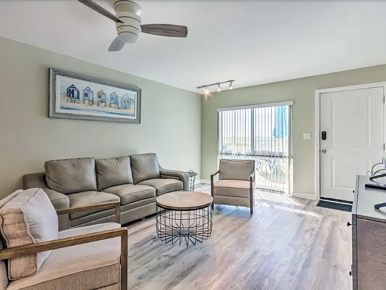 667 Nautilus Ct #105 — Photo 3