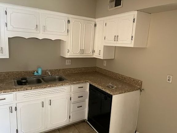 2nd image of 8445 Southaven Cir W