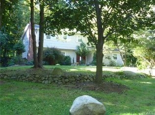 1 Orchard Cir, Suffern, NY 10901