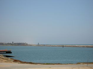 256 17th St, Seal Beach, CA 90740
