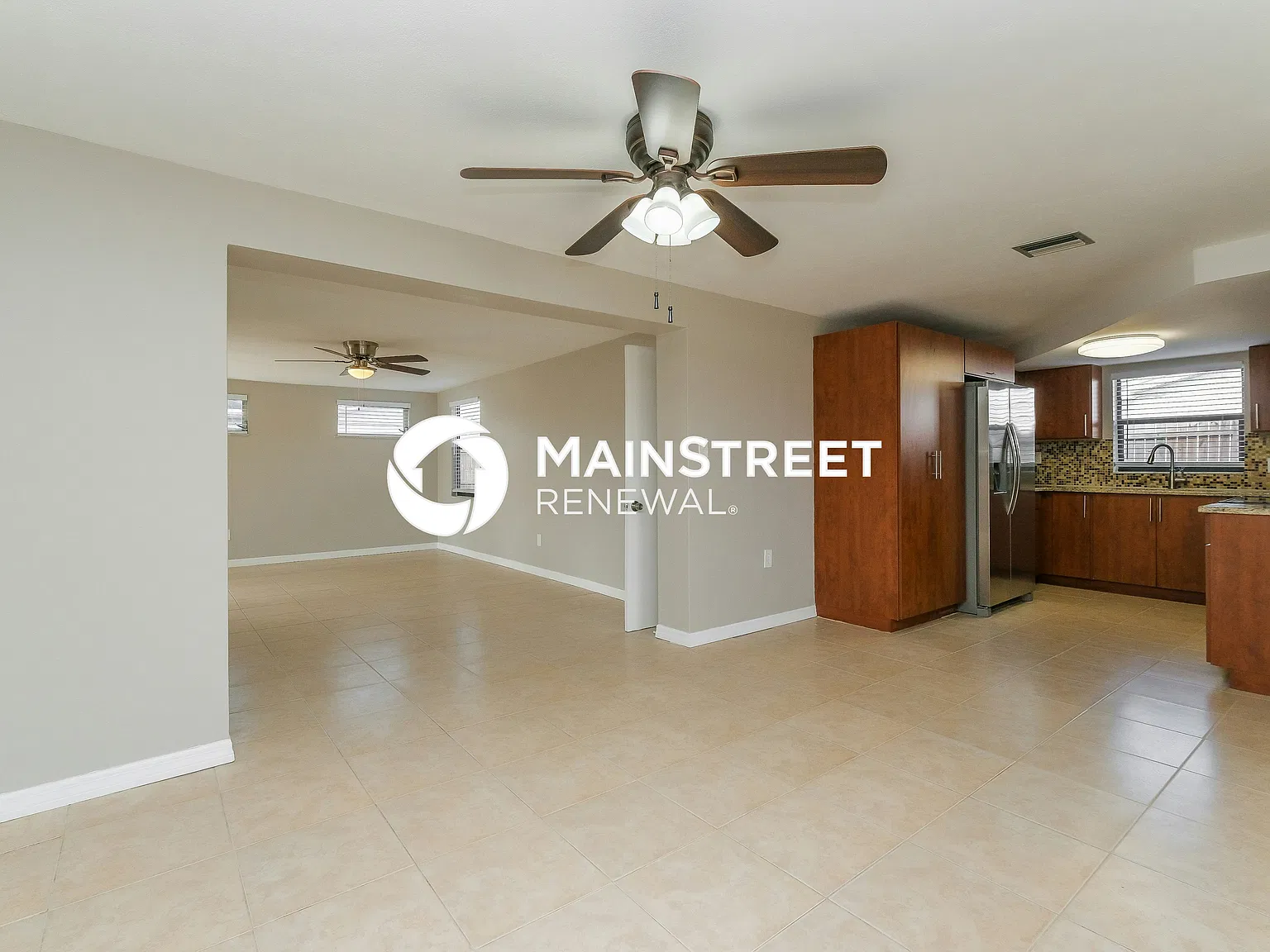 3048 Salisbury Dr — Photo 4