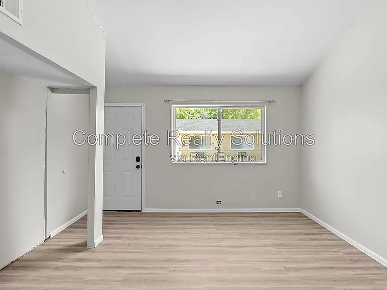 2323 Woodson Rd #L — Photo 7