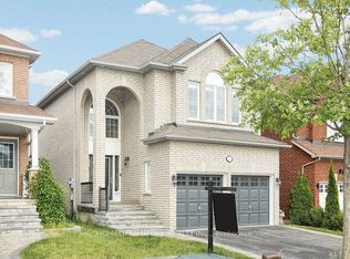 9 Chatterson St, Whitby, ON L1R0B1