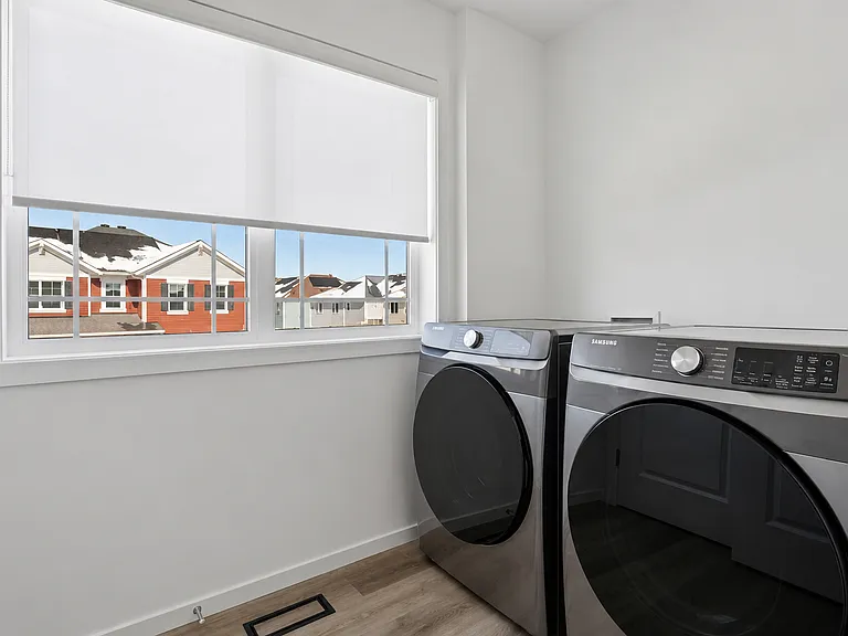 25 Yorkstone Row SW #UPPER — Photo 17