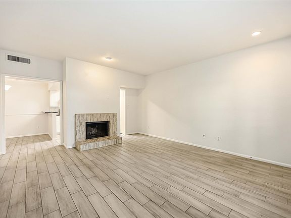 3rd image of 2100 Tanglewilde St APT 531