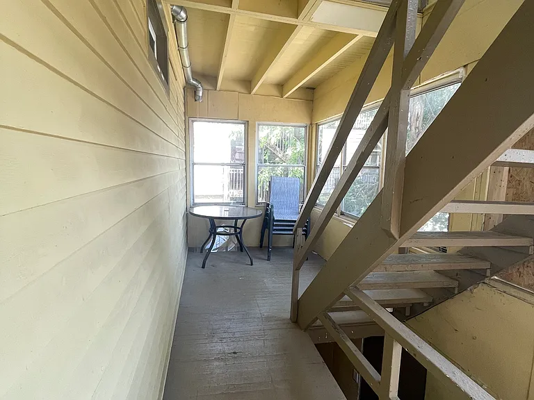 130 Woodlawn Ave #1 — Photo 16