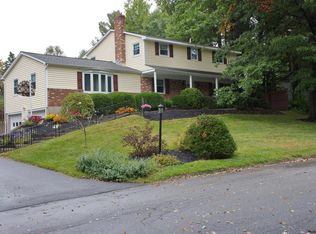 6 Sturbridge Ct, Clifton Park, NY 12065