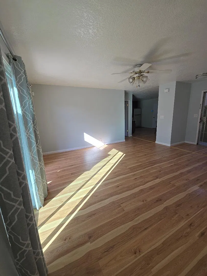 3 bed, 1148 sqft, $2,400 — Photo 4