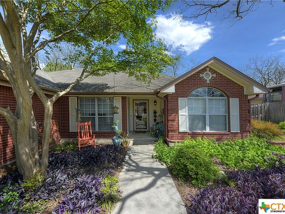 3rd image of 1237 Camellia Ln