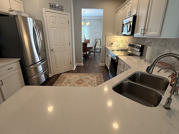 5th image of 7529 Woodstream Dr