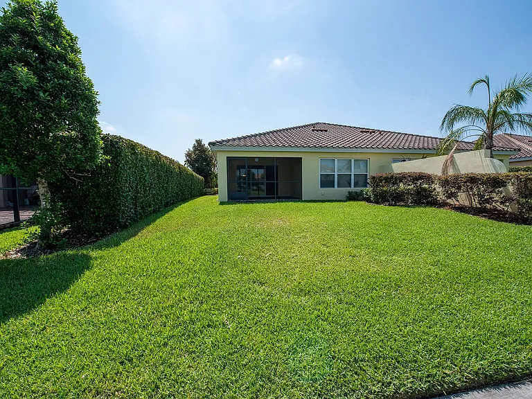 12208 Pescara Ln — Photo 32
