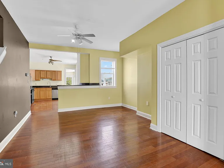 219 Hermitage St — Photo 4