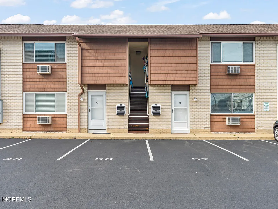 1 Osborne Pl #49