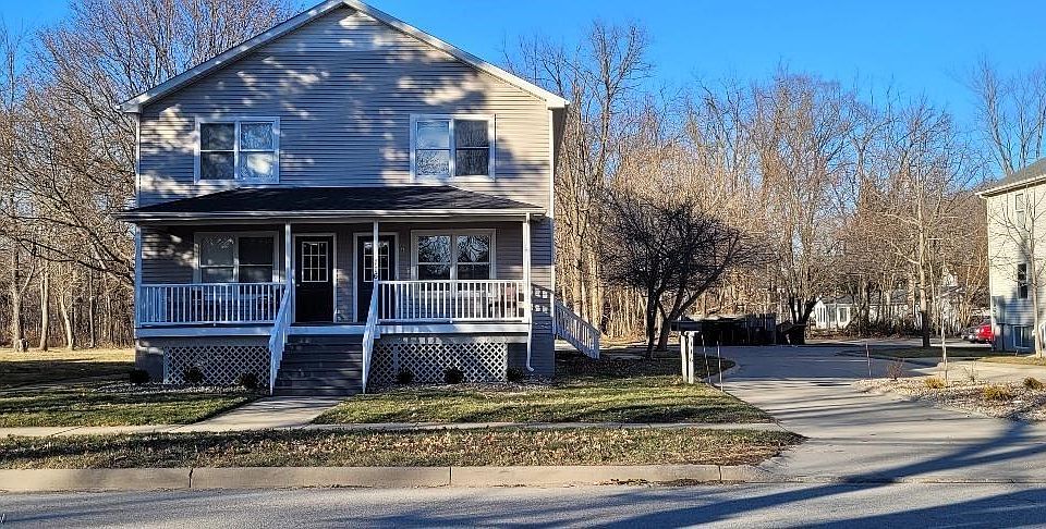 1st image of 114 E Lorain St