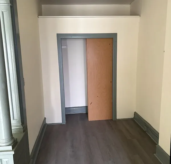 352 Penn St #4 — Photo 4