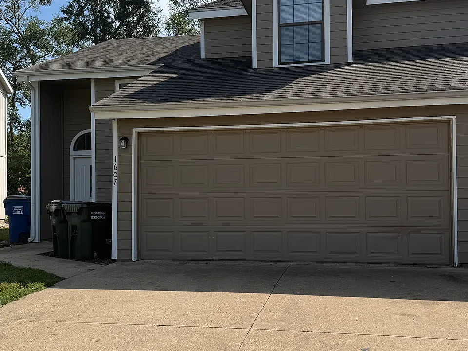 1607 Willow Cv