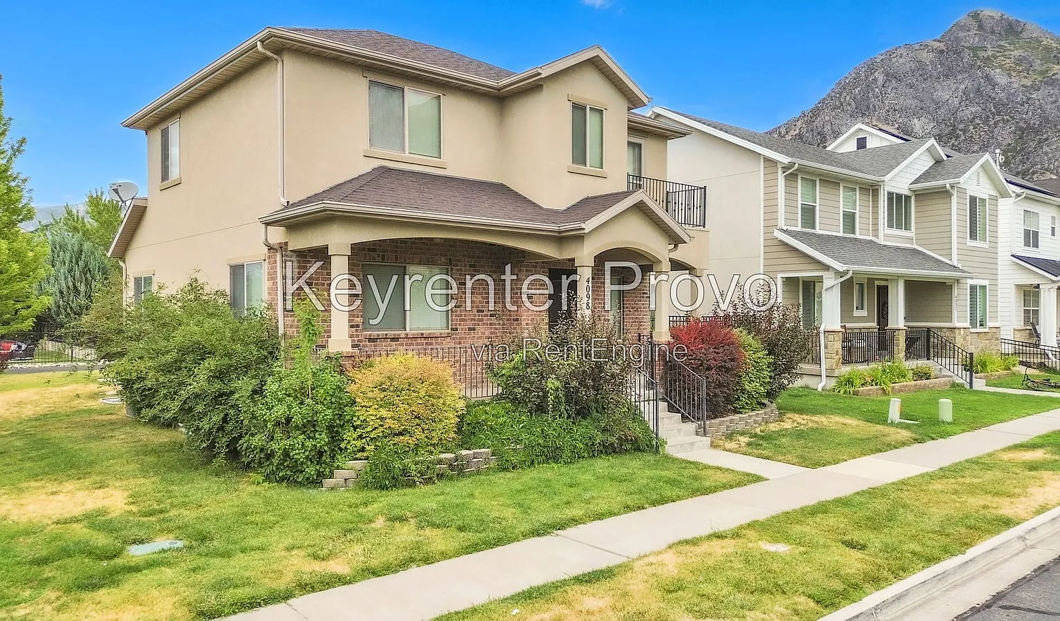 5 bed, 3.5 bath, 2562 sqft, $2,600 — Photo 2
