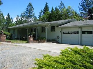 395 Calvert Dr, Grants Pass, OR 97526