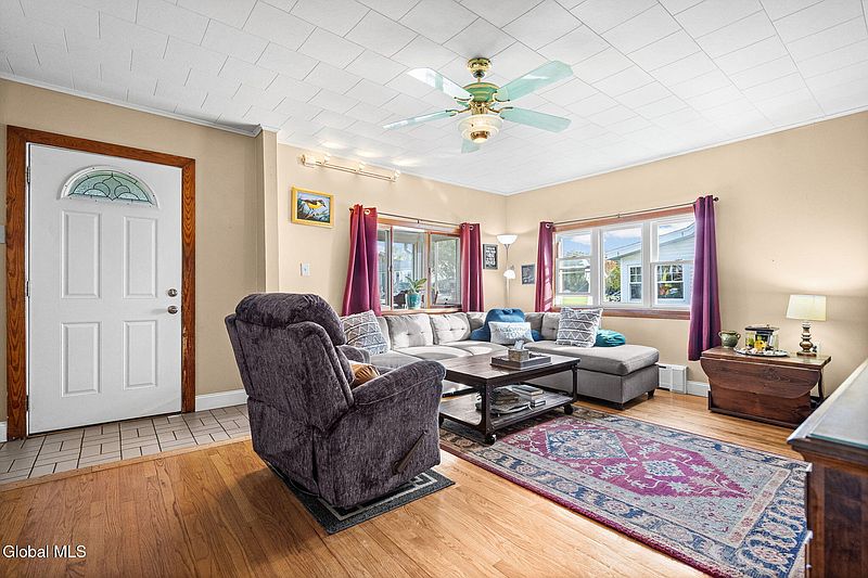 3rd image of 24 Glenwood Road