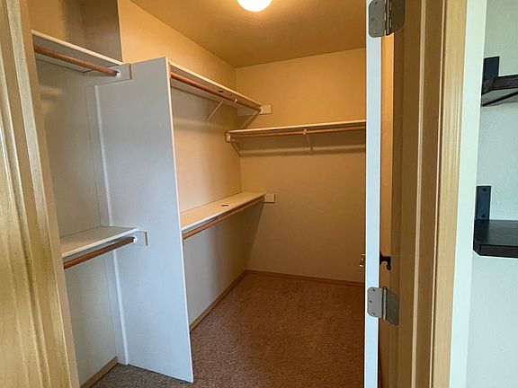 4th image of 3662 SE Lovell St