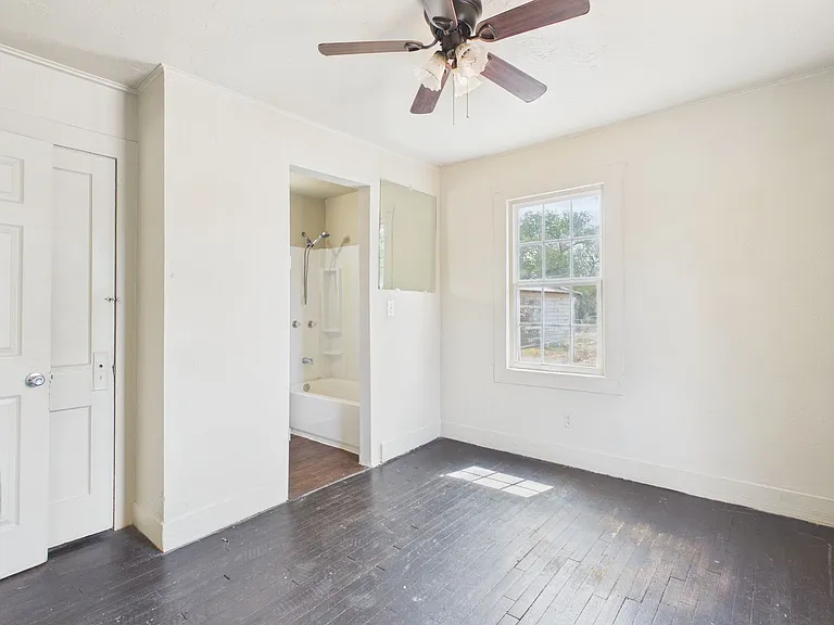 913 S Louisiana St #B — Photo 14