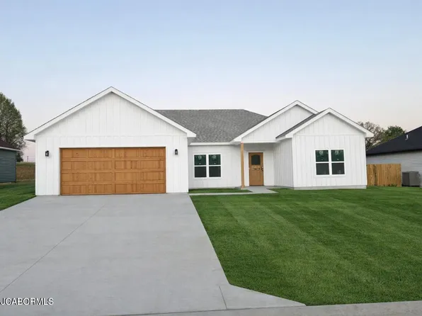 10878 Country Aire Meadows Ct, Holts Summit, MO 65043