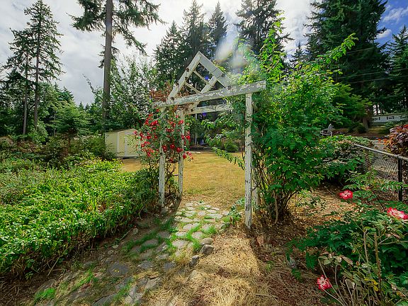 2nd image of 2225 194th Ave SW