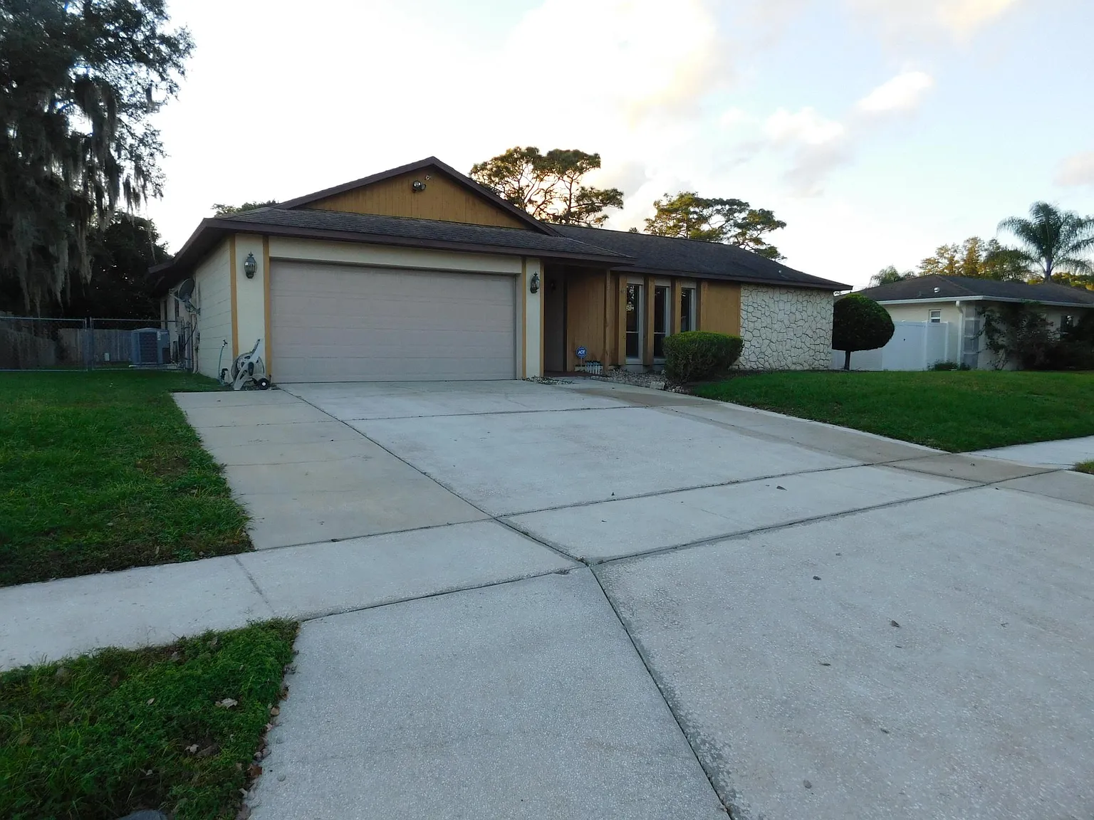 4 bed, 1571 sqft, $2,250 — Photo 1