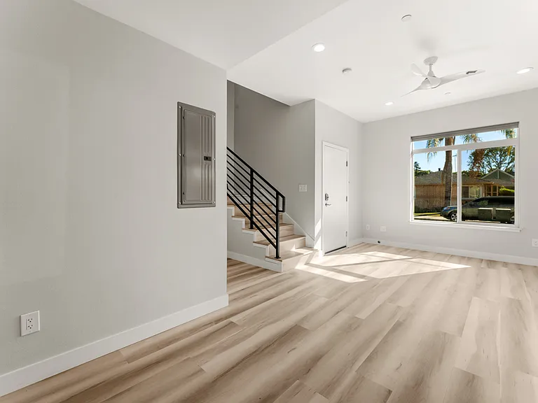 39 Lester Ave #1 — Photo 24