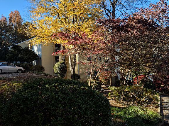 3rd image of 808 Northlake Dr