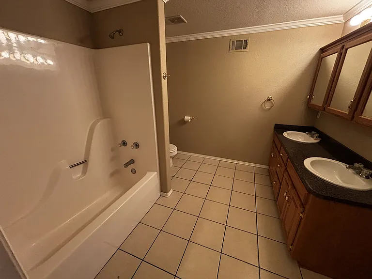 104 Cheyenne Ln — Photo 21