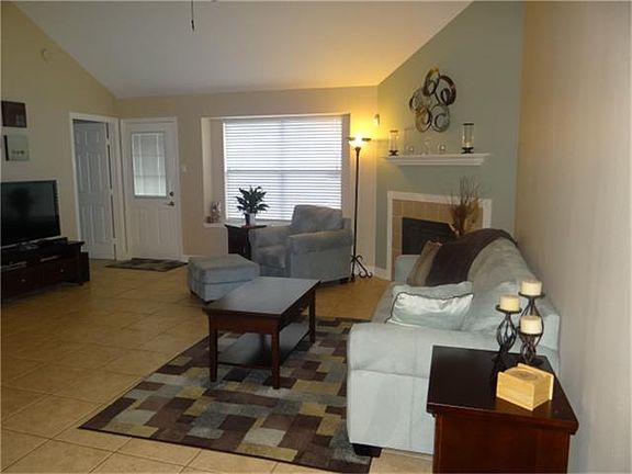 3rd image of 3302 Signal Hill Dr