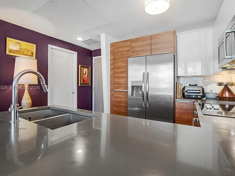 601 NE 27th St #1505 — Photo 9