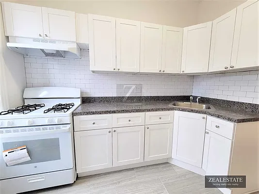 Rented by ZealEstate Group Inc | media 35